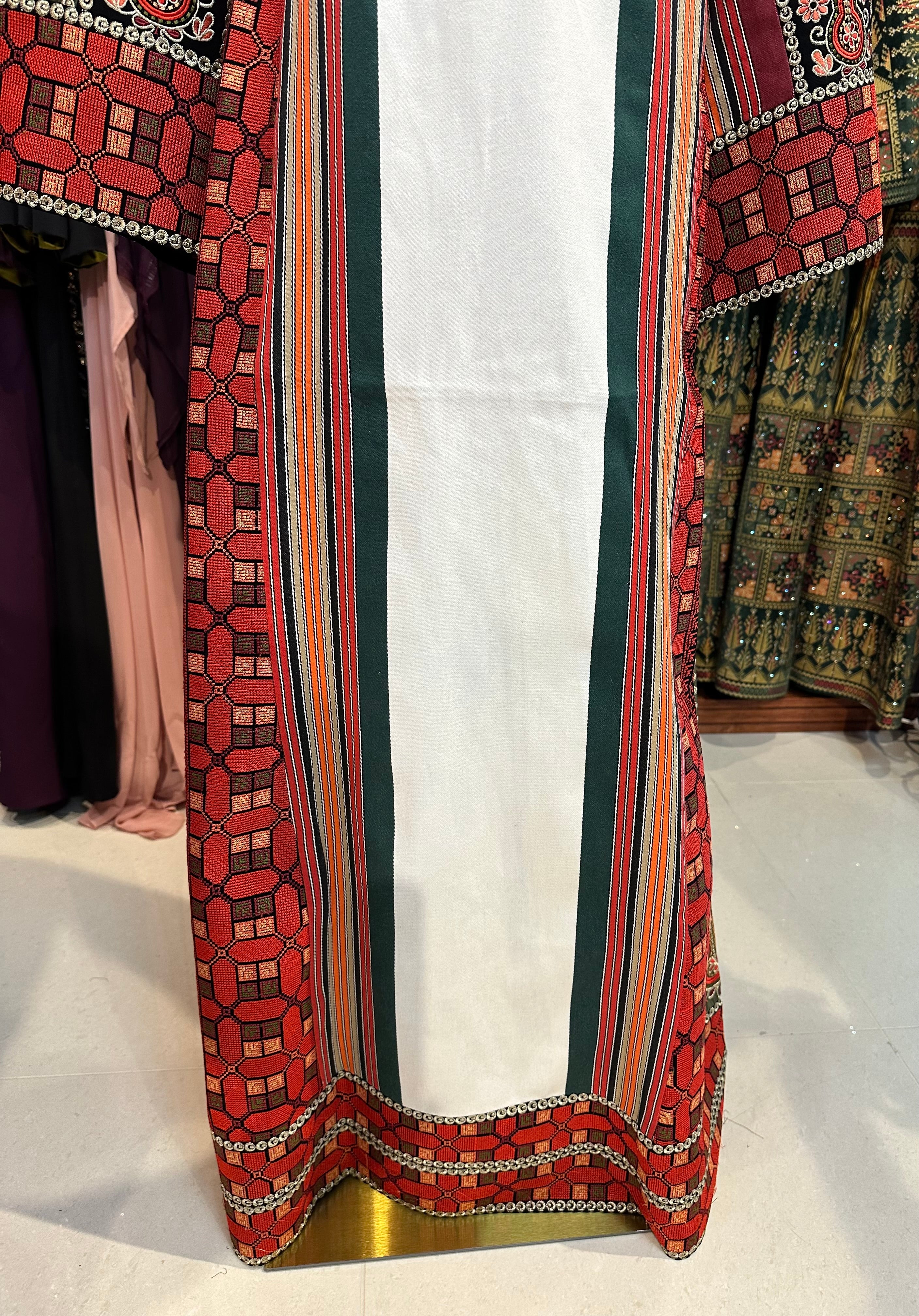 Red Majdalawi Thob
